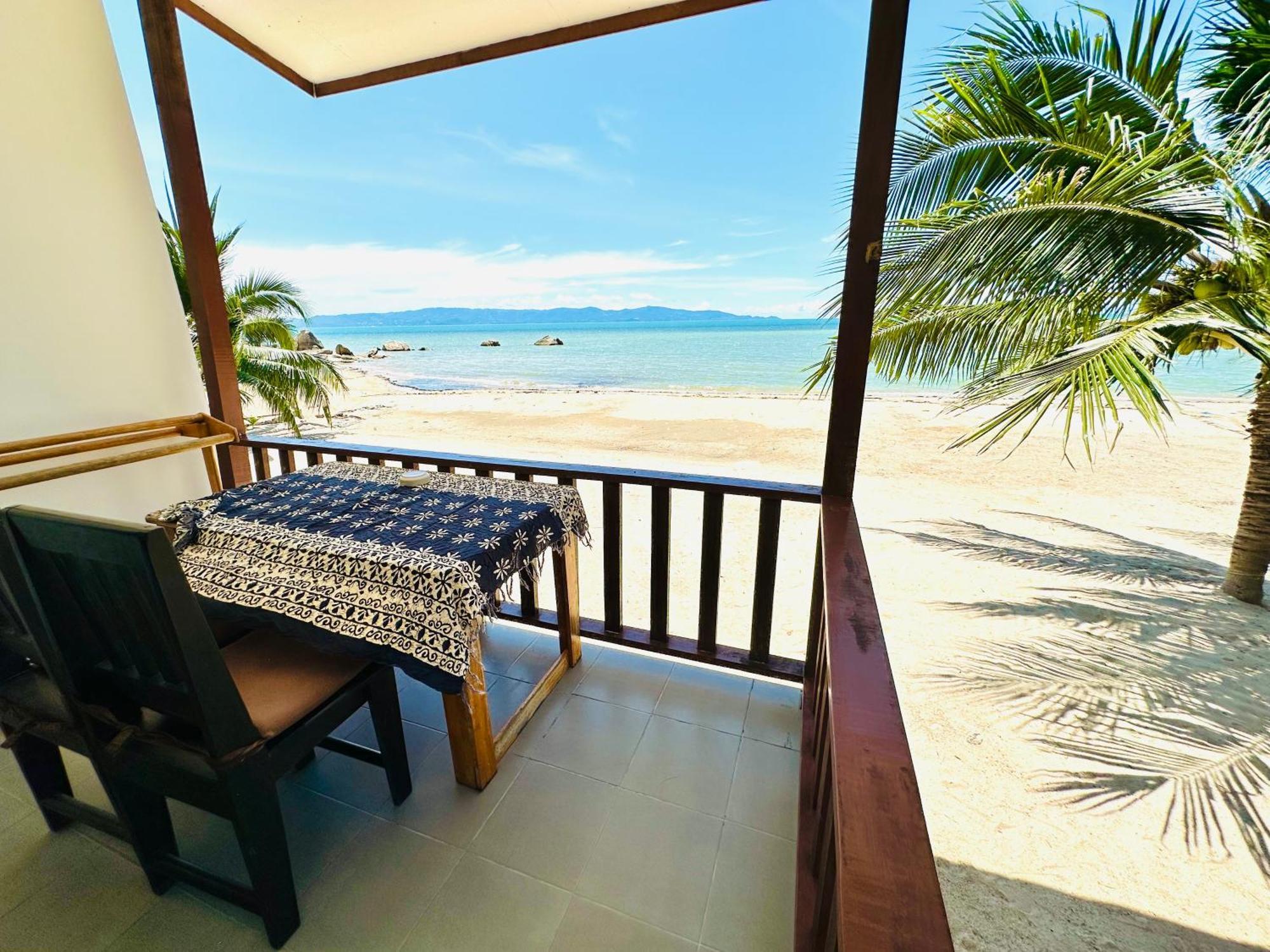 The Scenery Beach Resort Баан Кхай Экстерьер фото