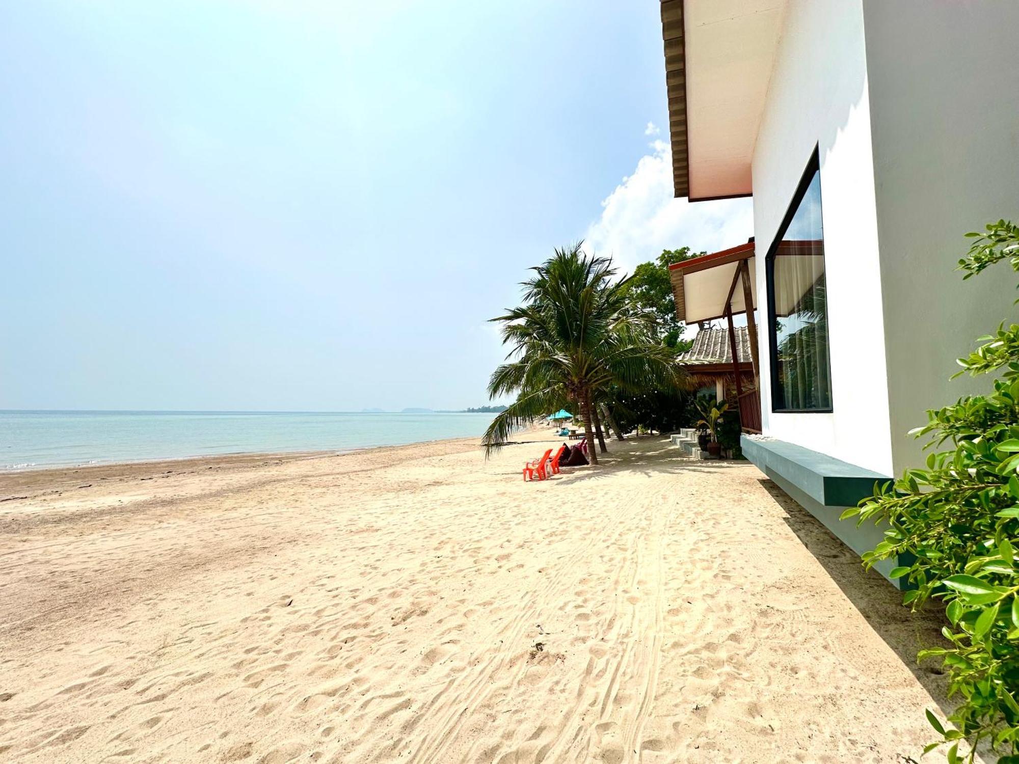 The Scenery Beach Resort Баан Кхай Экстерьер фото