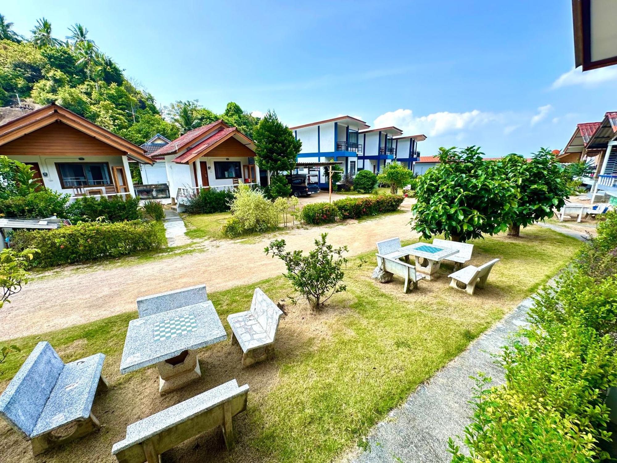 The Scenery Beach Resort Баан Кхай Экстерьер фото