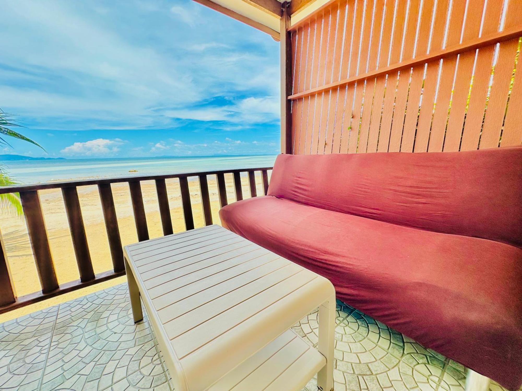 The Scenery Beach Resort Баан Кхай Экстерьер фото